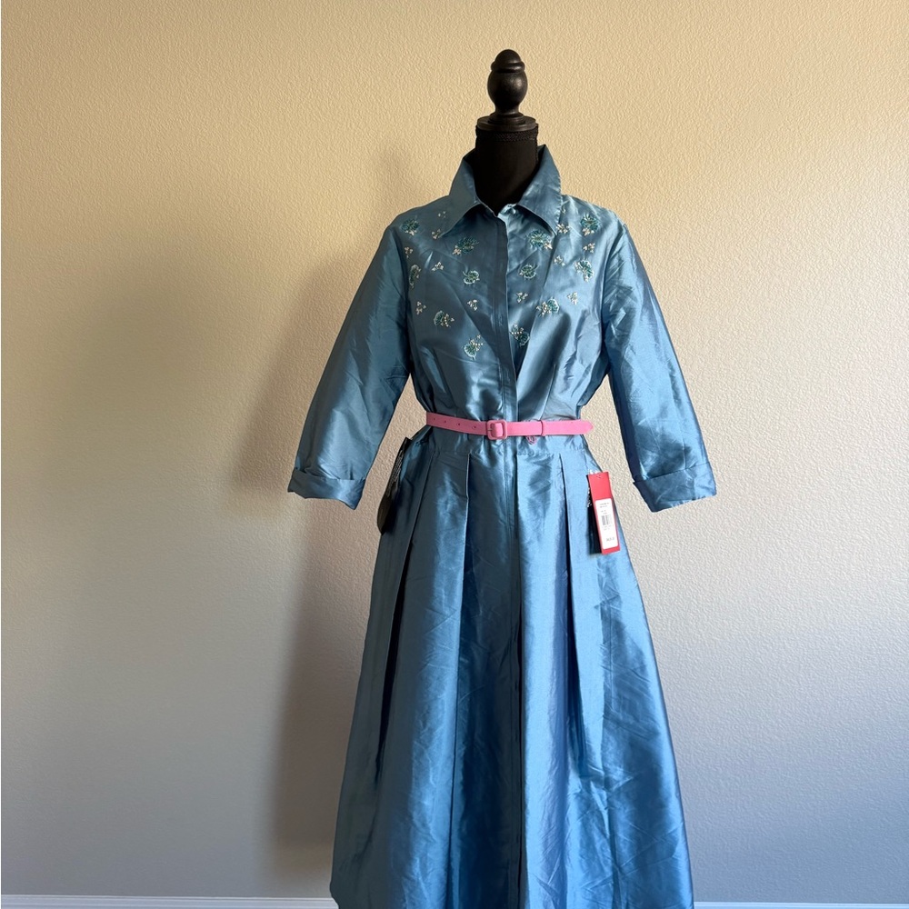 Carmen Marc Valvo Infusion Dusty Blue Embroidered Gown – NWT – Size 14